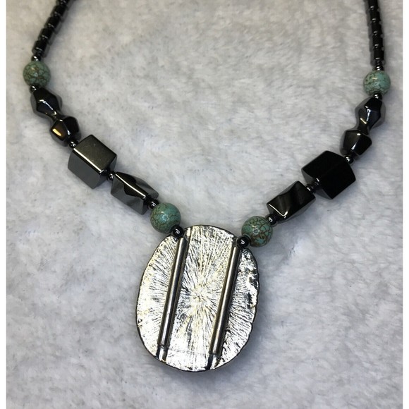 Turquoise Howlite & Hematite Southwestern Style Necklace Gemstone Magnetic Clasp - Picture 7 of 8